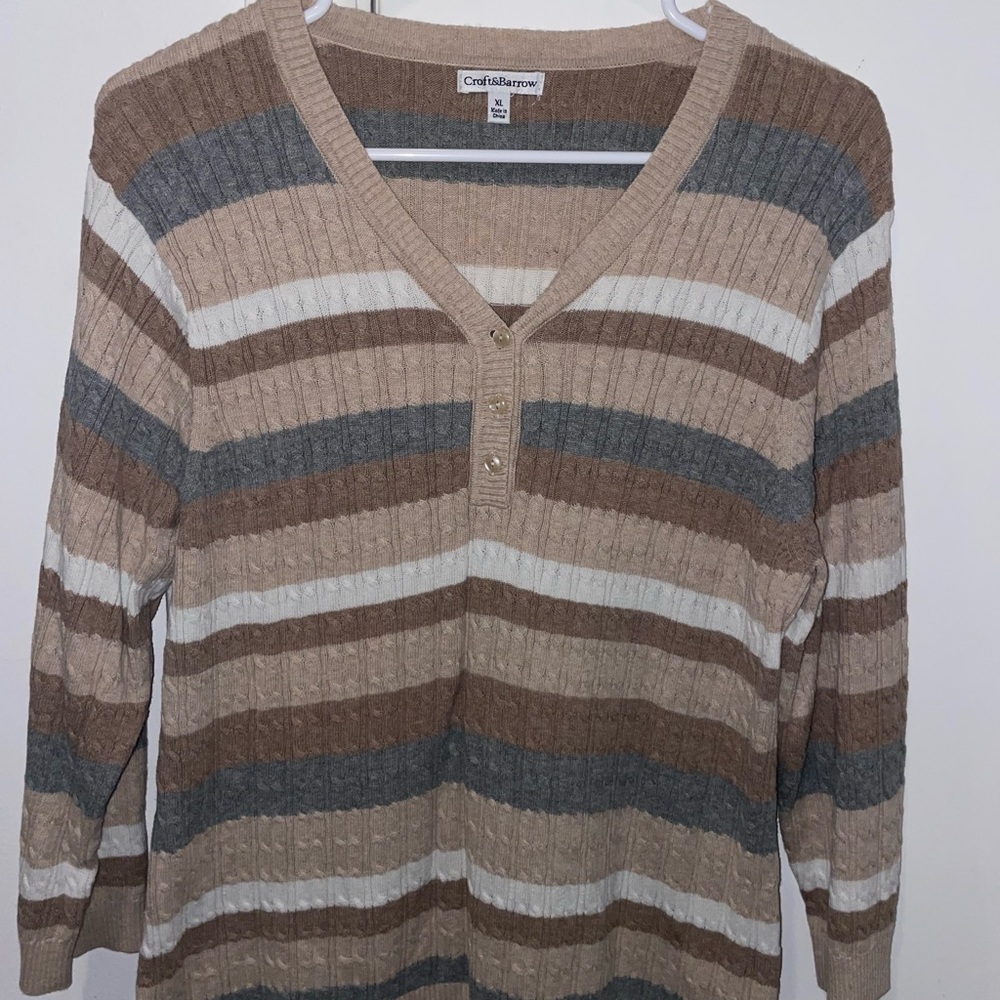 Croft & Barrow Women's V-Neck Sweater - Tan, Gray, and Cream